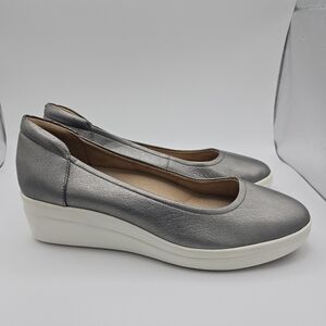 Naturalizer Susan silver leather wedges 11W wide